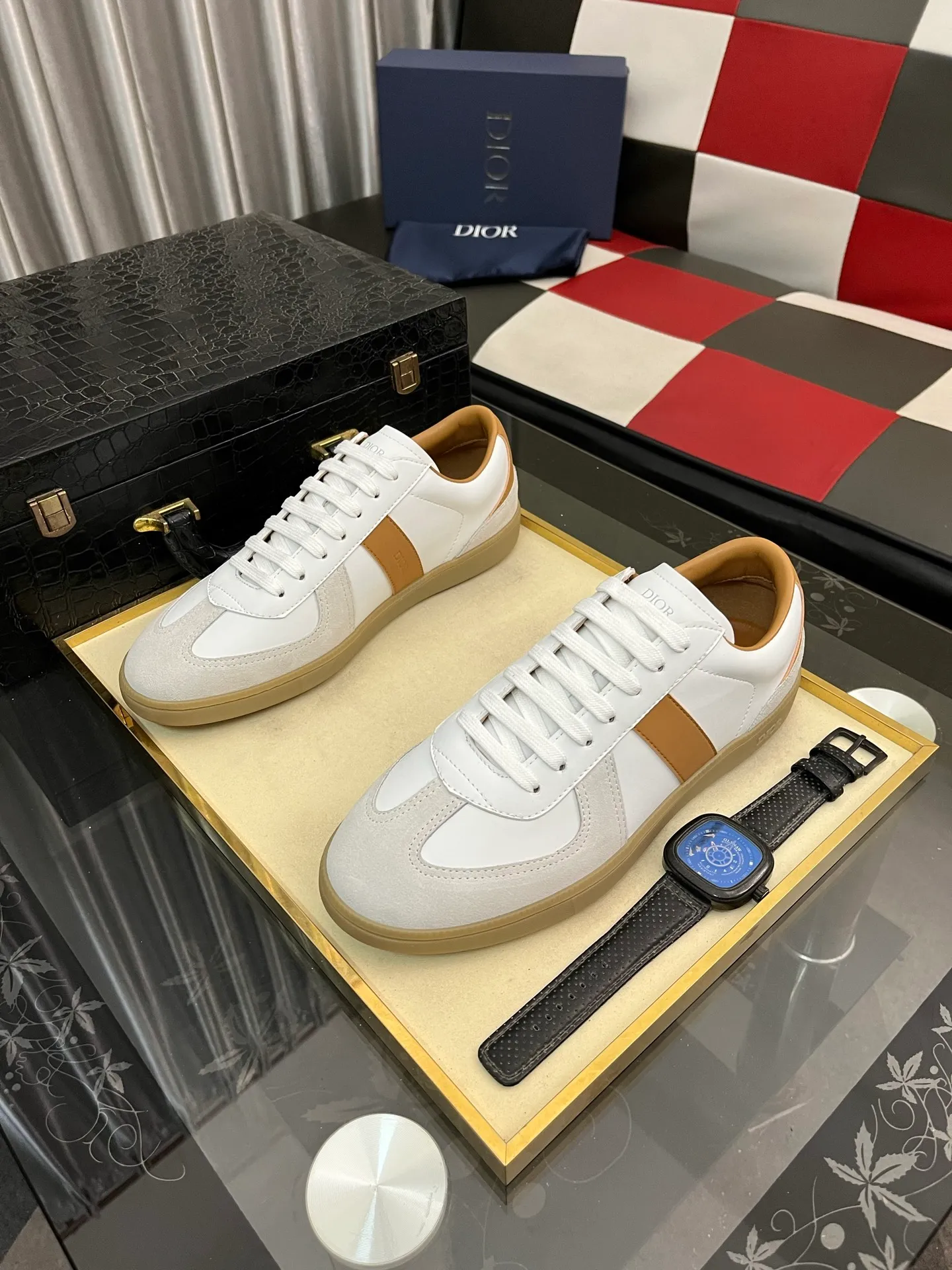 Men's shoes 💰380⌚️⌚️ 【Dior*DIAO】original quality.~ Unique modern style sneakers. 🏃A must-have casual shoe for trendy men😍😍 Original brand imported from Italy, imported original leather, sheep lining (refuses to discolor and grind feet) Sole: Original sole provided by the original factory, French lazy style design ⚠️Fit to the feet, original quality, super comfortable original sole. Code number: 38-448️⃣Colors available